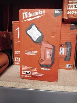 MILWAUKEE M12 MULTI-DIRECTIONAL FLOOD LIGHT