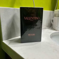 Valentino Umo Cologne 