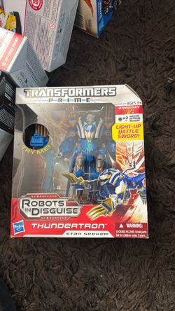 Transformers Prime Thundertron action figure