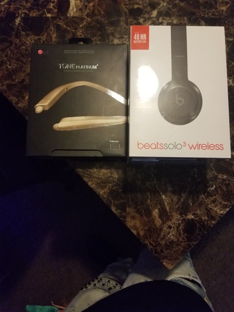 Beats solo 3 wireless new in box