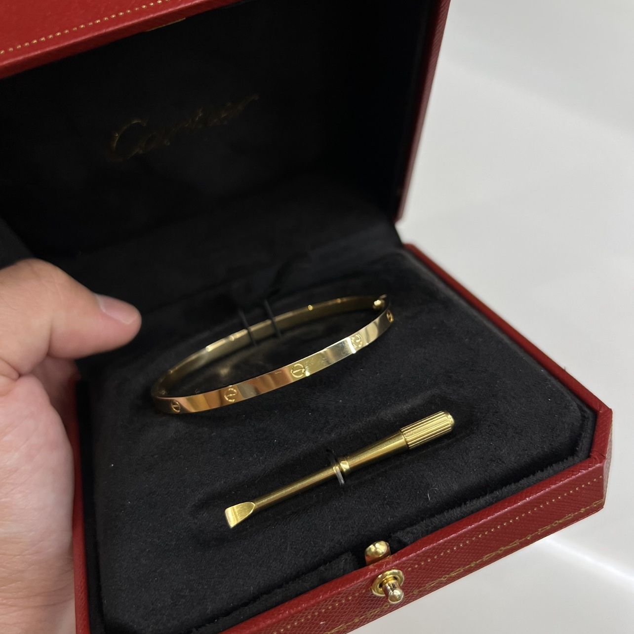 Louis Vuitton Empreinte Bracelet 18k Yellow Gold for Sale in Fort Lee, NJ -  OfferUp