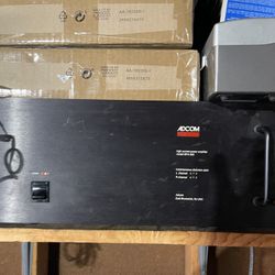 ADCOM GFA-555 2 Channel Power Amplifier 200 Watts USA This ADCOM GFA-555