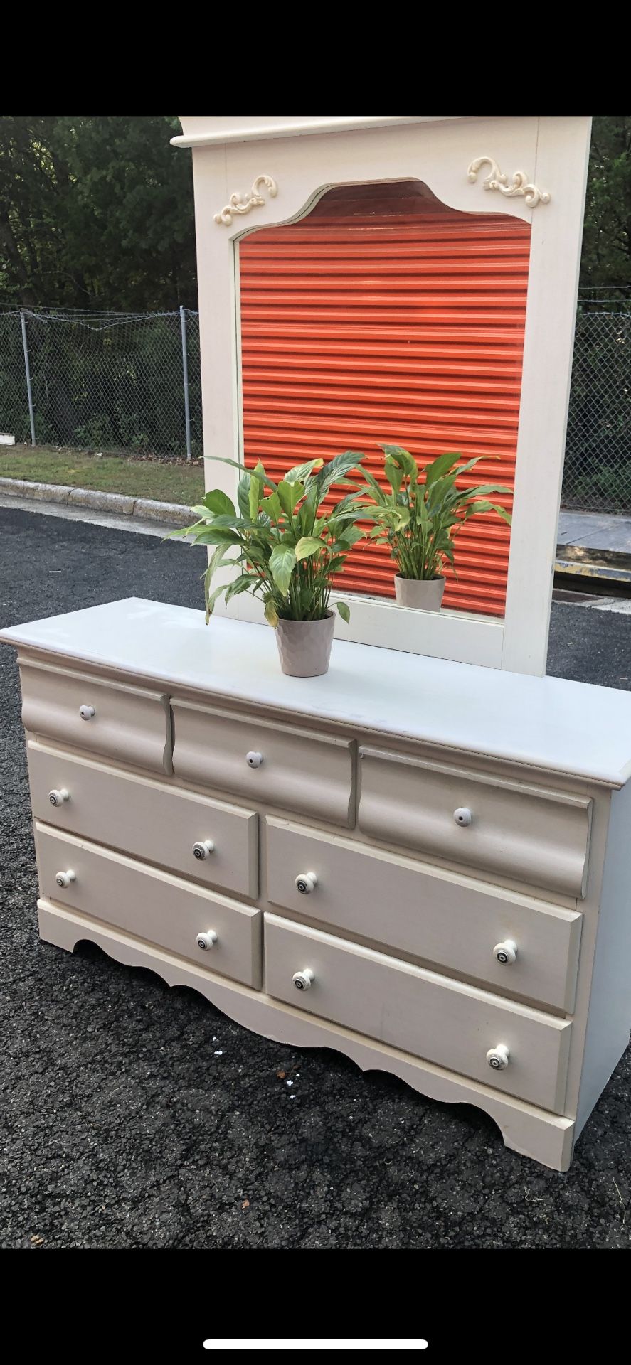 Modern Wooden Dresser With Mirror. Drawers Sliding Smoothly . Delivery Available 