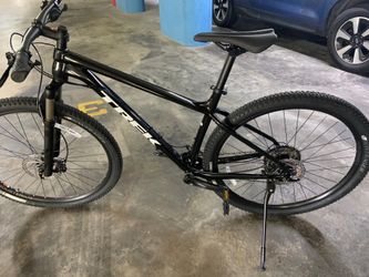 Trek police service 20 speed large size lightweight aluminum frame with hydraulic disc brakes
