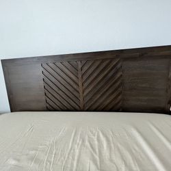 5 PC Dark Wood Bedroom Set