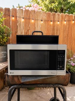 LG EasyClean Stainless Steel Countertop Microwave