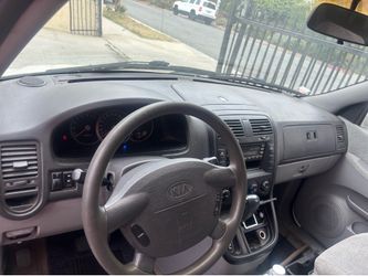 2005 kia Sedona