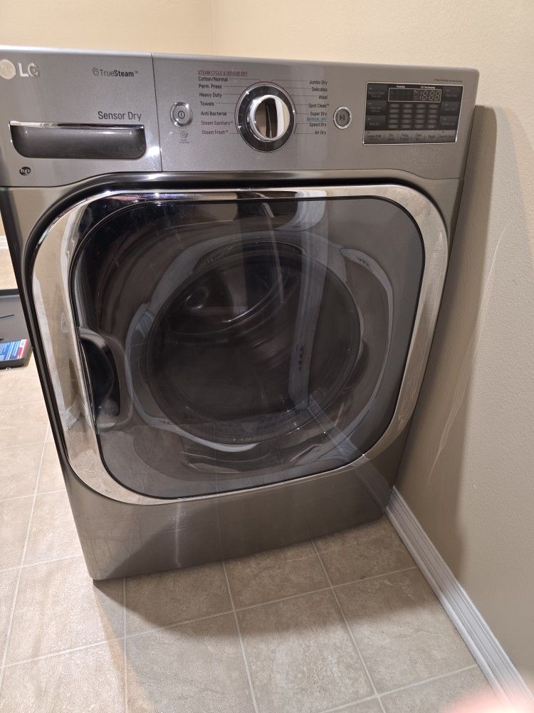 9.0 cu. ft. Mega Capacity Electric Dryer w/ TrueSteam