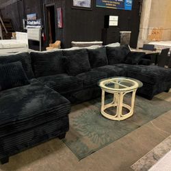 Double Chaise Sectional. 🚚WE DELIVER🚚