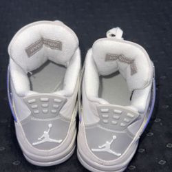 jordan 4 retro frozen moment 
