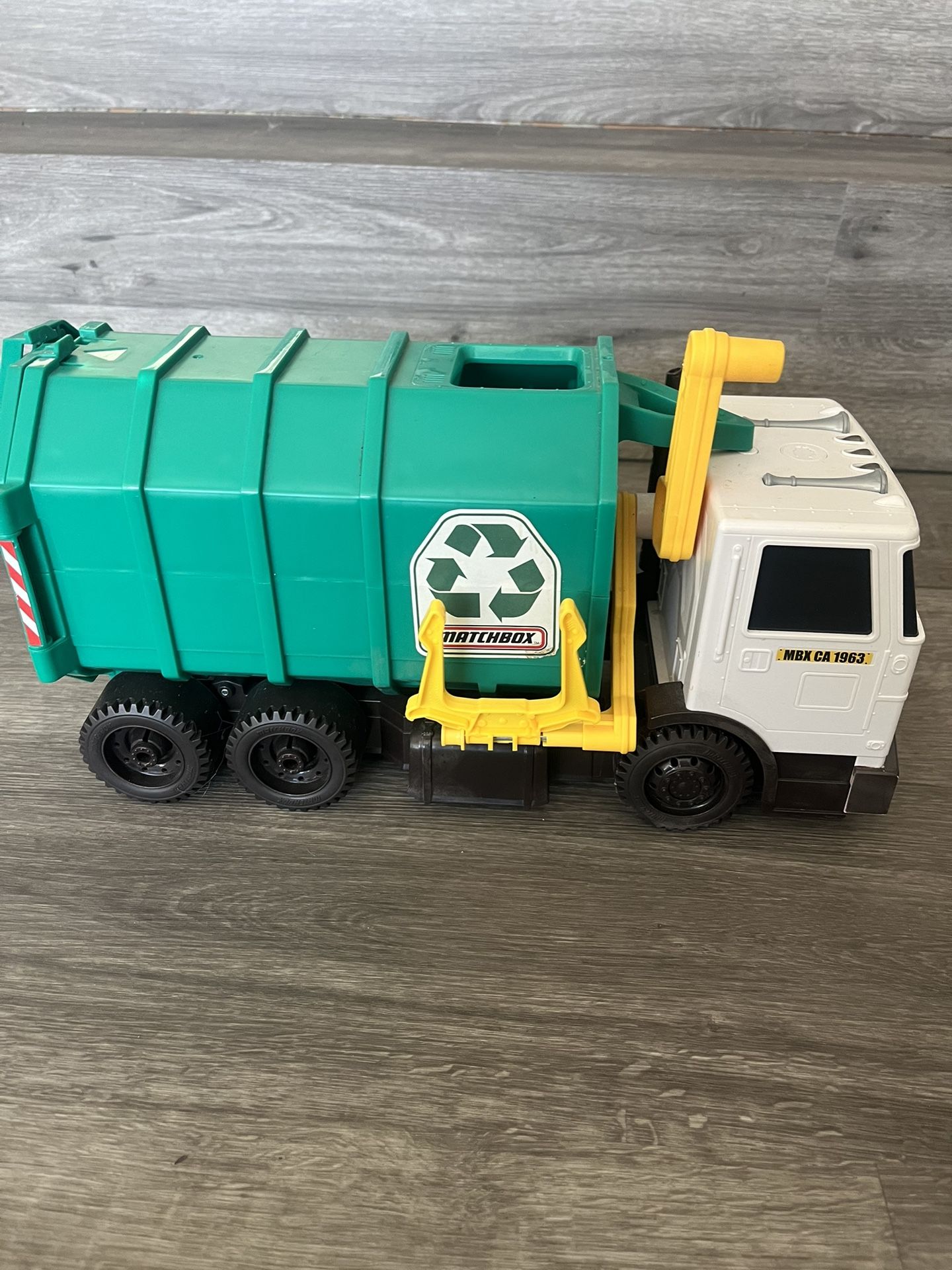 Matchbox Garbage Truck