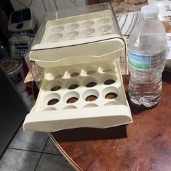 Container for eggs
