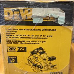 DEWALT 20-Volt MAX XR Cordless Brushless 7-1/4 in. Circular Saw (Tool-Only)