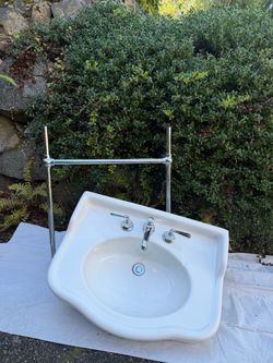 VitrA Console Sink with Rejuvenation Faucet