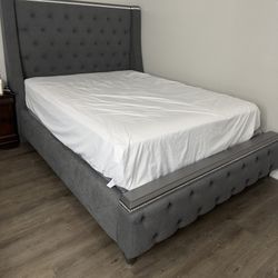 Cama Queen Y Comedor De 4 Sillas