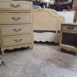 French Provincial Bedroom Furniture Lot