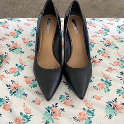Tahari  black 👠 Heels