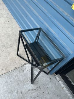 Center table and side table