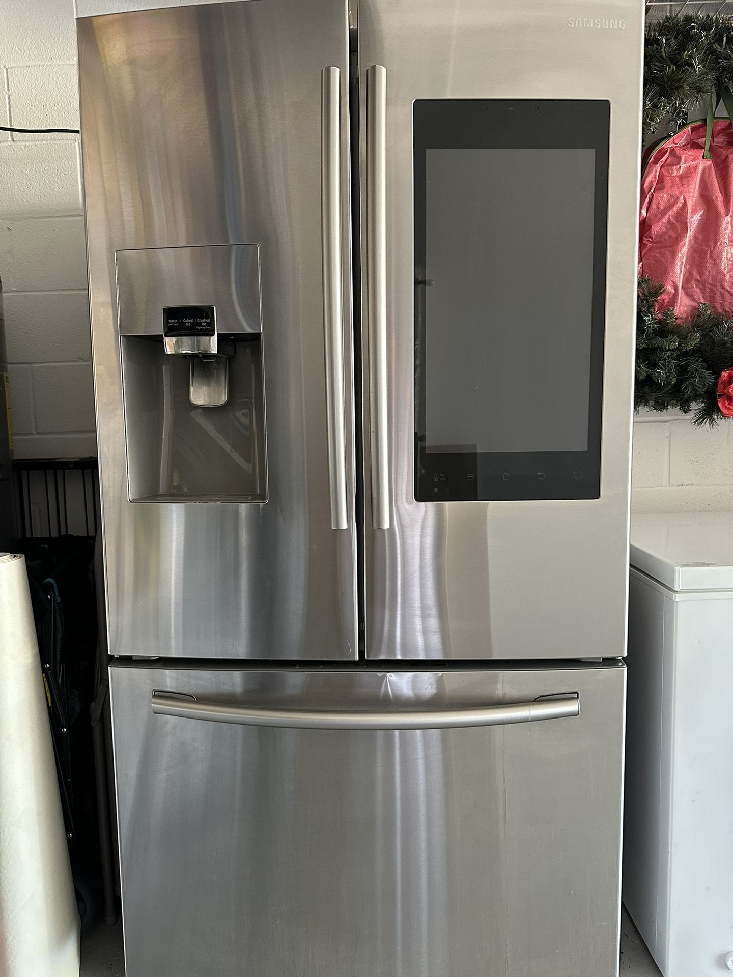 Refrigerator Samsung Family Hub 26.5 cu.ft for sale. 2018 model