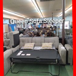 😍 Sofa pulls out to a Queen Bed with Mattress