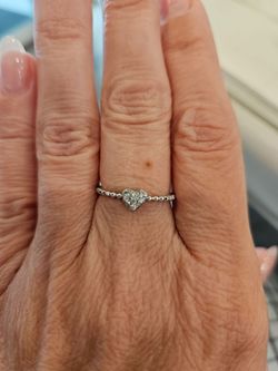 14kt white gold natural diamond heart ring