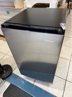 VISSANI -  4.3 cu. ft. Mini Refrigerator in Stainless Steel