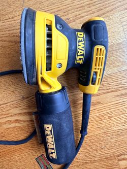 DeWALT DWE6423 5” Random Orbit Palm Sander