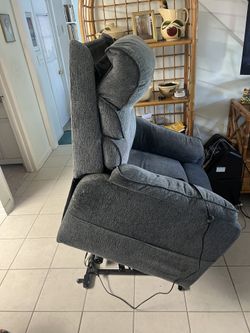 Lyft Chair