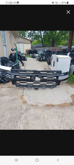 2022-2024 Ford Expedición Black Grill OEM
