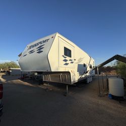 2006 Thor Transport Toyhauler 5th Wheel