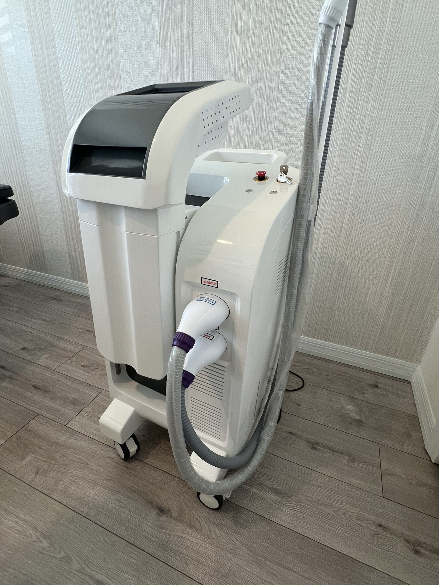 Máquina Láser remoción De vello, tatuaje y RF