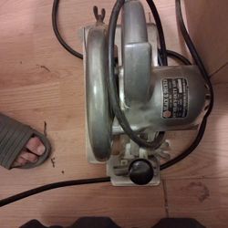 Vintage Black & Decker 8" Heavy-Duty Circular Saw – USA Made – Antique Power Tool
