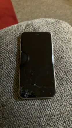 Broken iPhone SE