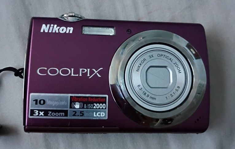Nikon Coolpix S220
