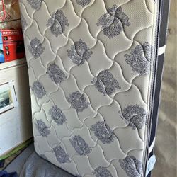 Full Size Cloud Rest “El Yuma” Mattress and Box Spring