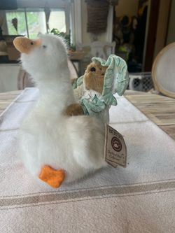 Rare Boyd’s 10” Plush Olde Mother Goose & Co. with Smaller Boyd’s Bear Riding on Top of Goose