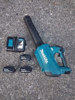 Makita XBU03Z 18volt Brushless Leaf Blower Vgood Condition Three 5.0bats & charger. Pick up fremont sea. No low ball offers please. No trades.