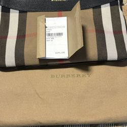 Burberry Purse 
