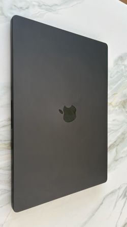 MacBook Pro M5 Max 16”