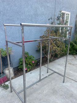 Clothing rack