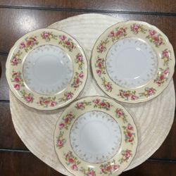  VINTAGE Gold Castle HOSTESS Fine China Set of 3 Made In Occupied Japan Era. These items have never been used except as beautiful decoration pieces. T