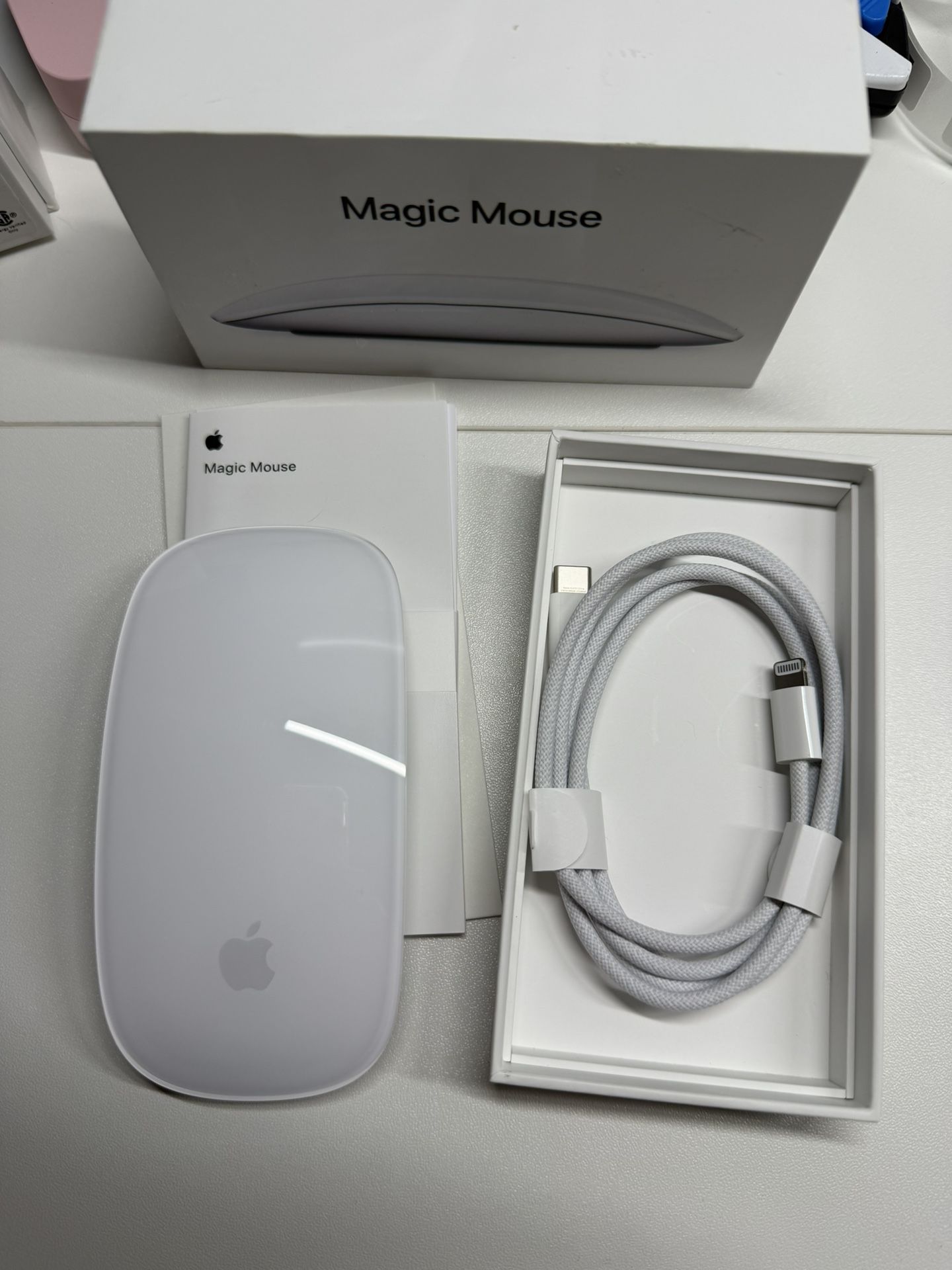 Apple - Magic Mouse -  MK2E3AM/A Multi-Touch Surface (USB-C) - Wireless - White Multi-Touch Surface