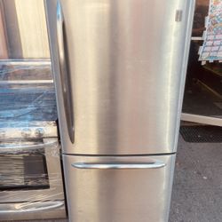Nevera De 30” Freezer Abajo GE
