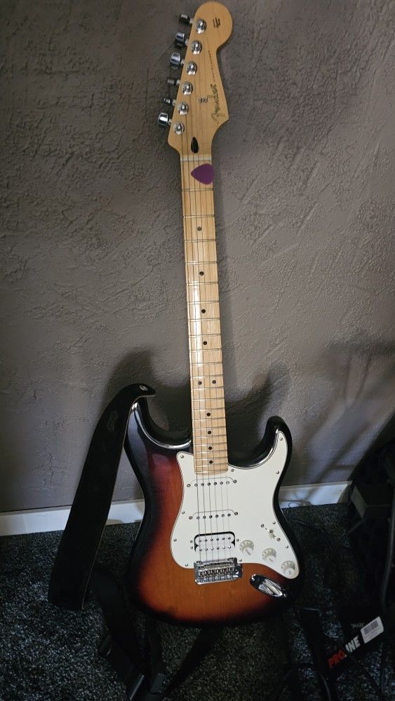Fender Stratocaster + Amp + Accessories