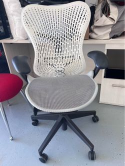 Herman Miller Mirra 2 Office Chair