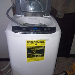 BPWM09W  0.9CU.FT Black And Decker Portable Washing Machine 