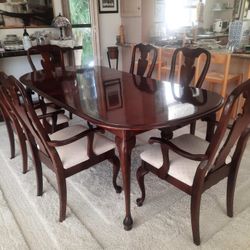 Dining Room Set 6 Armed Chairs