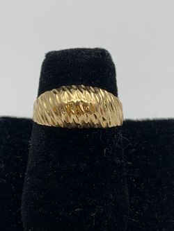 Gold ring #17515