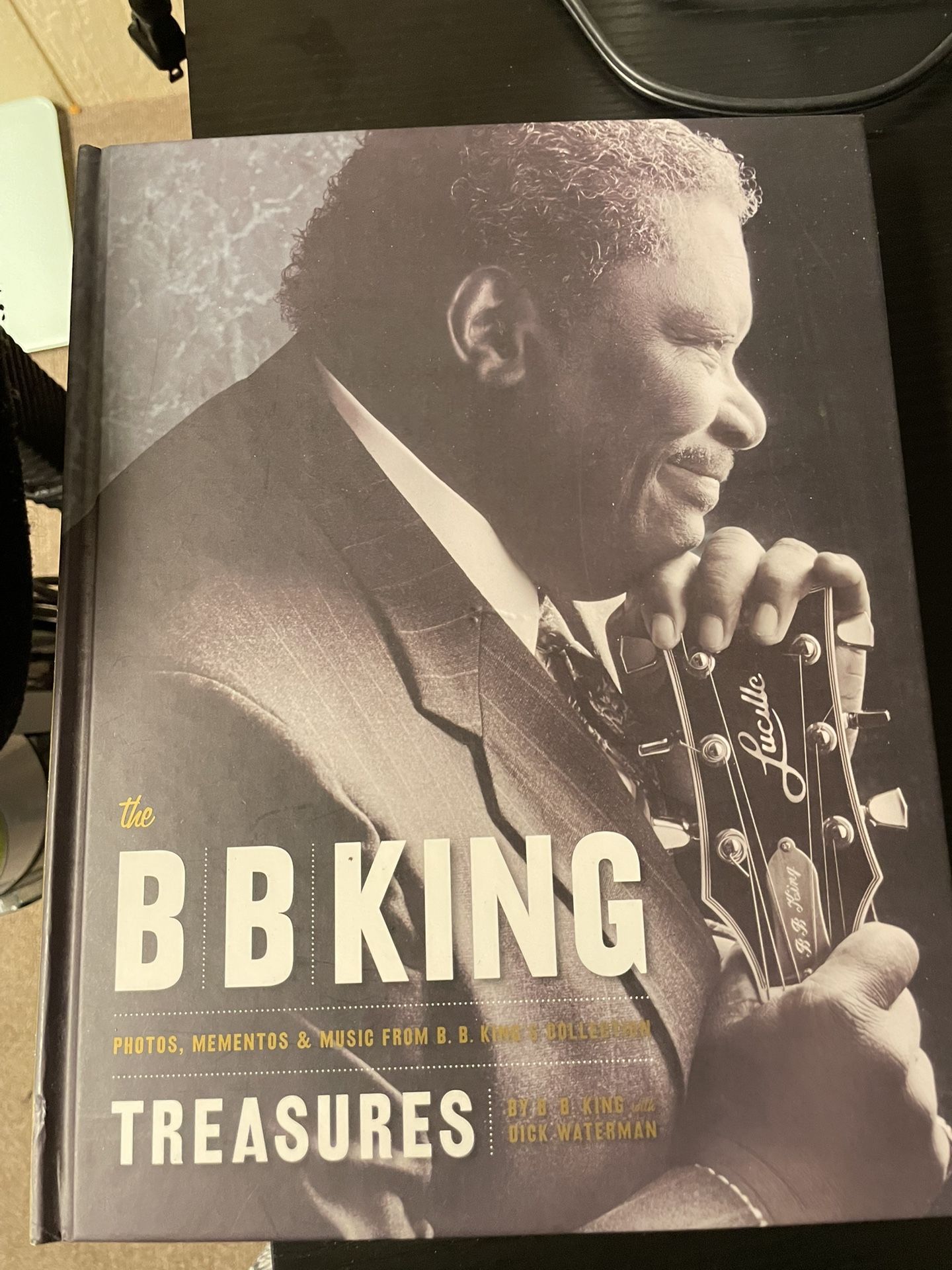 BB King Book Autographed With CD