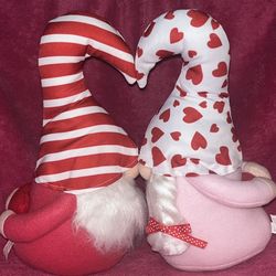Valentines Day Love Hearts 13” Plush Magnetic Kissing Gnome Couple Set NEW in Package!